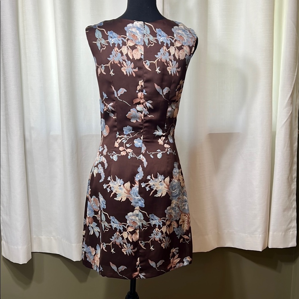 Floral Brown Sleeveless Dress - Picture 2 of 3
